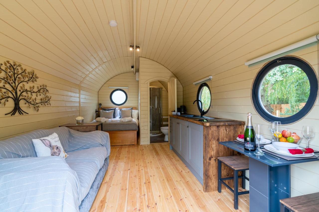 Apple - Luxury Cabin In The Cotswolds Villa Alderton  Buitenkant foto